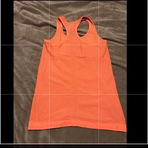 Women’s Lululemon tank